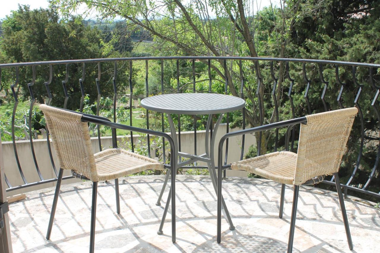 Terre De Bacchus Bed & Breakfast Vacqueyras Bagian luar foto