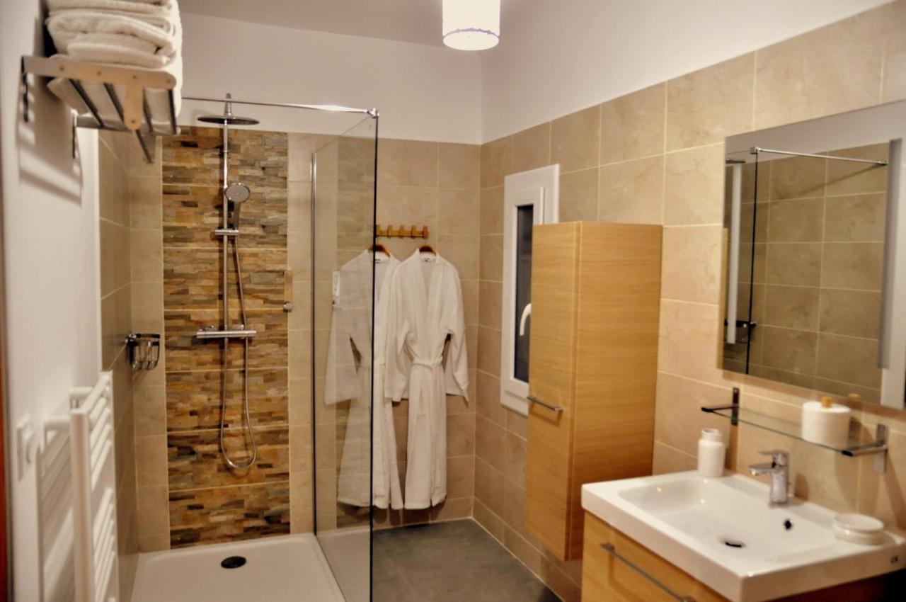 Terre De Bacchus Bed & Breakfast Vacqueyras Bagian luar foto